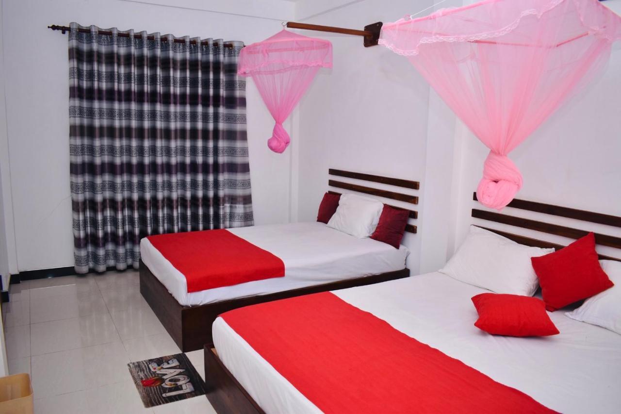 Geethani Tourist Home פולונרואה מראה חיצוני תמונה