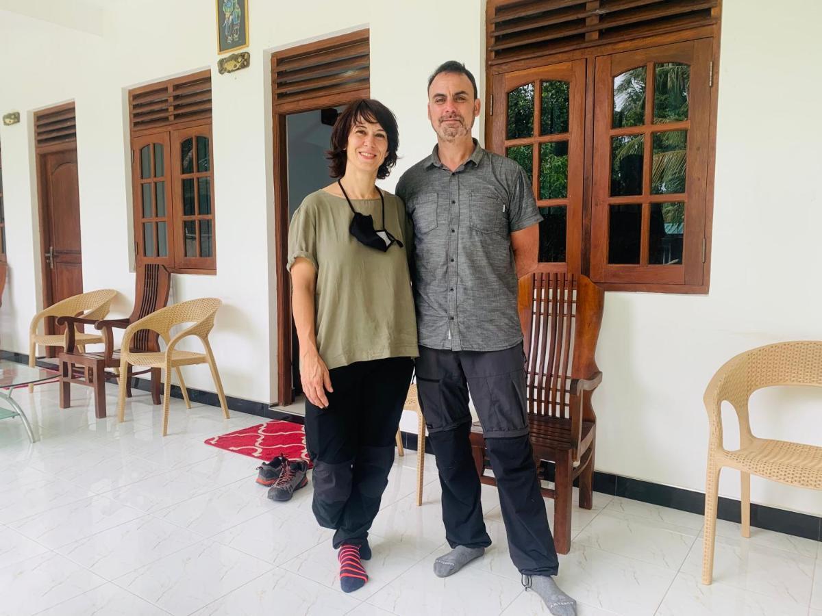 Geethani Tourist Home פולונרואה מראה חיצוני תמונה