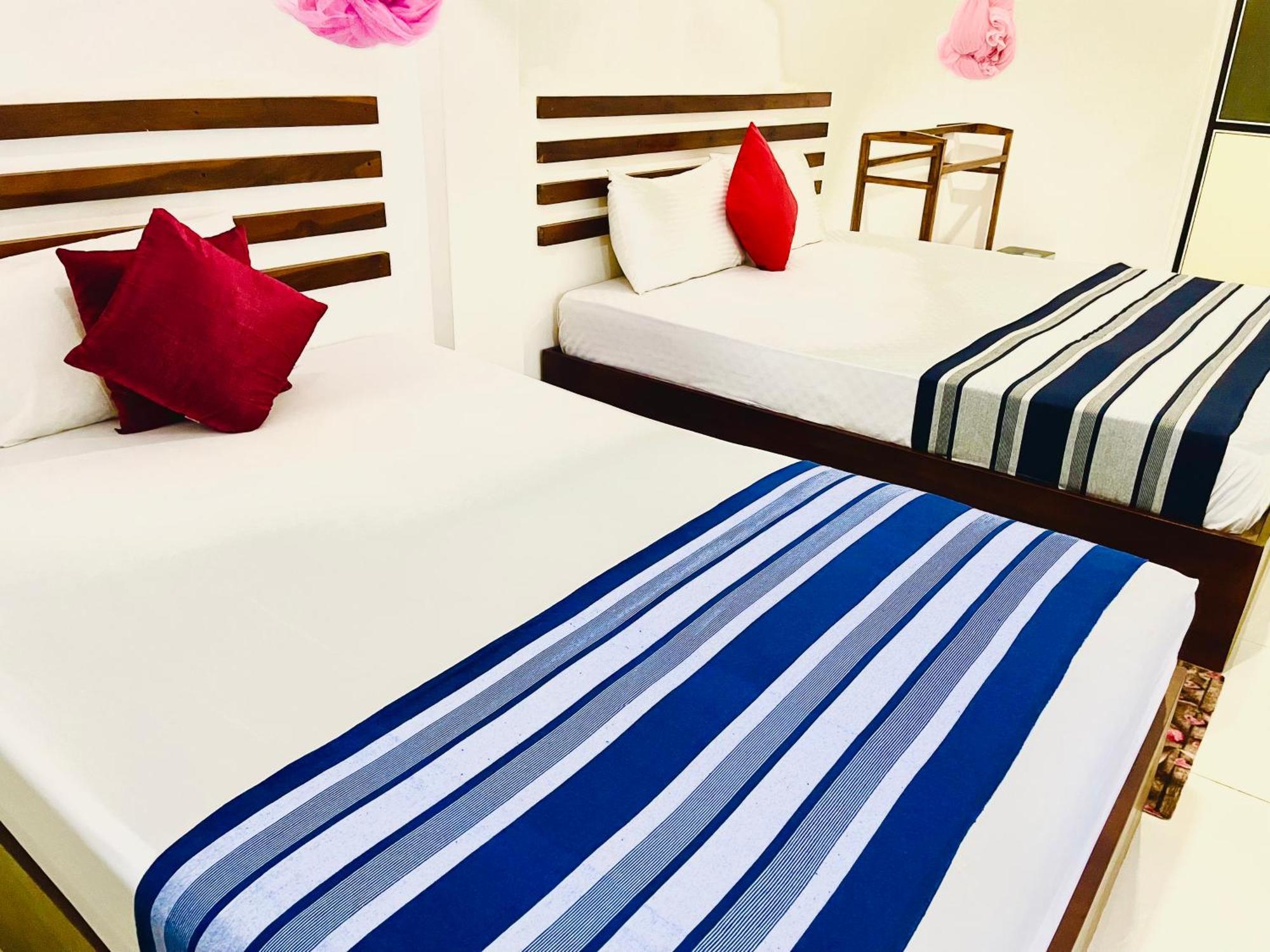 Geethani Tourist Home פולונרואה מראה חיצוני תמונה