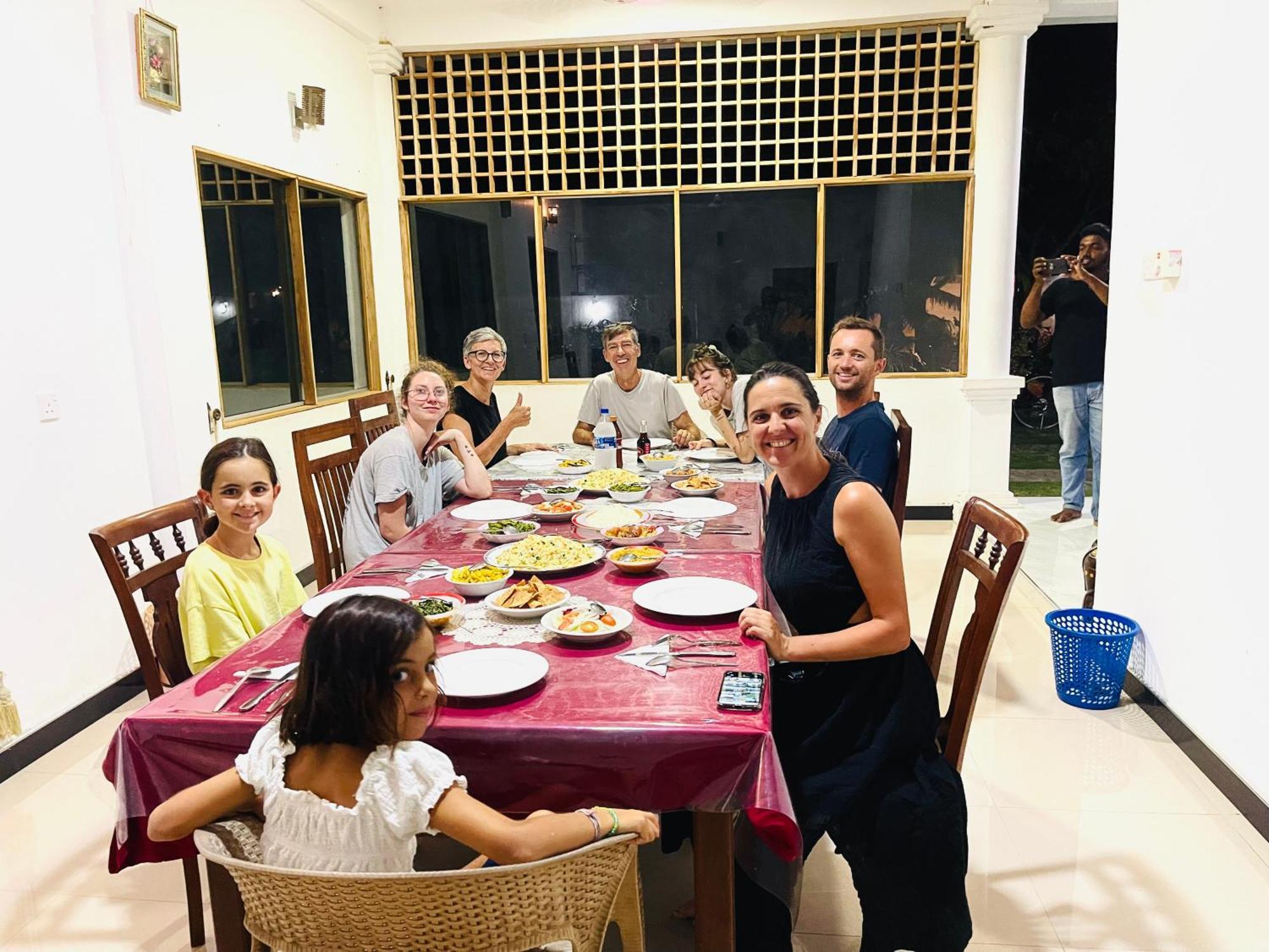 Geethani Tourist Home פולונרואה מראה חיצוני תמונה