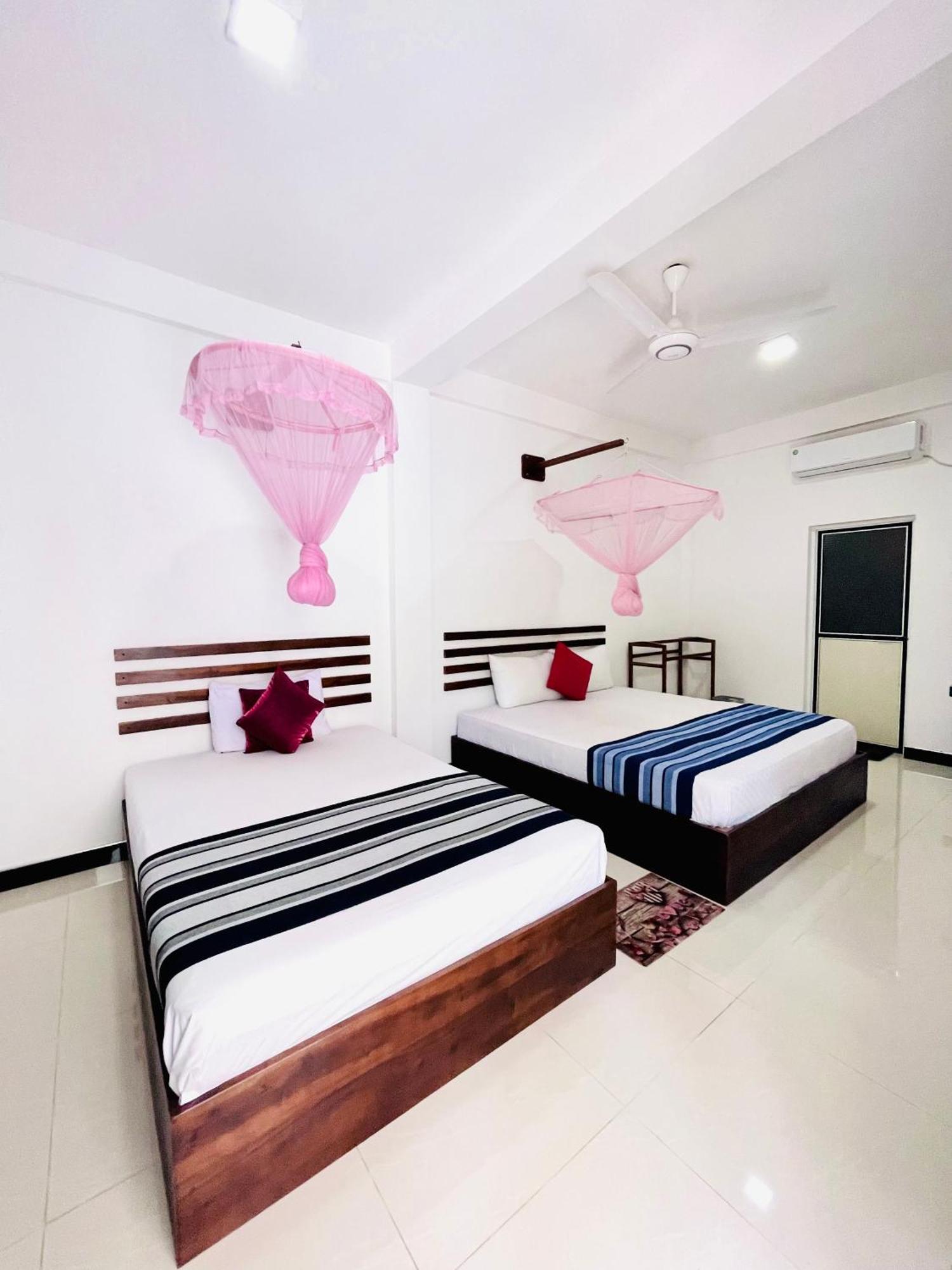 Geethani Tourist Home פולונרואה מראה חיצוני תמונה
