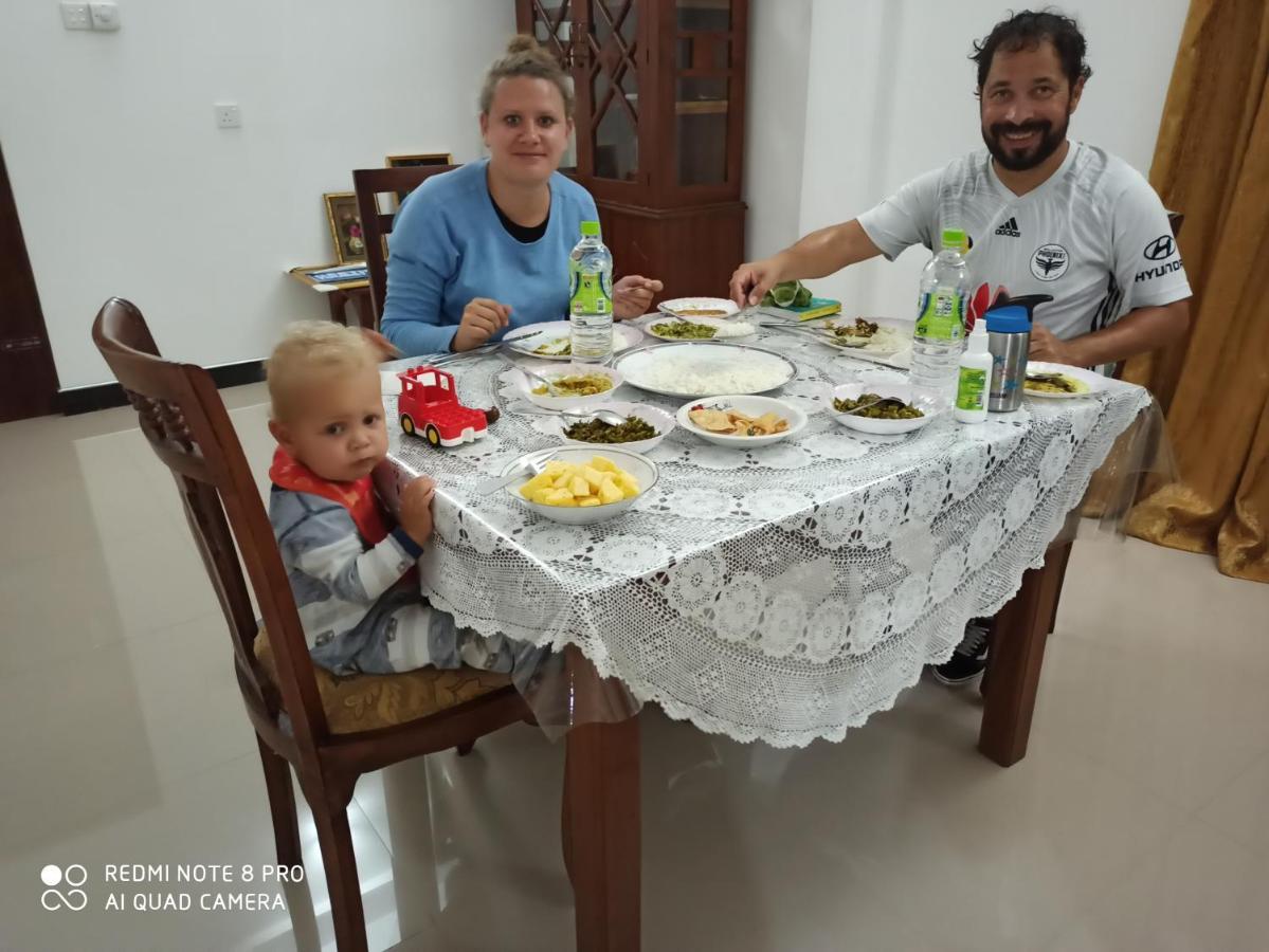 Geethani Tourist Home פולונרואה מראה חיצוני תמונה