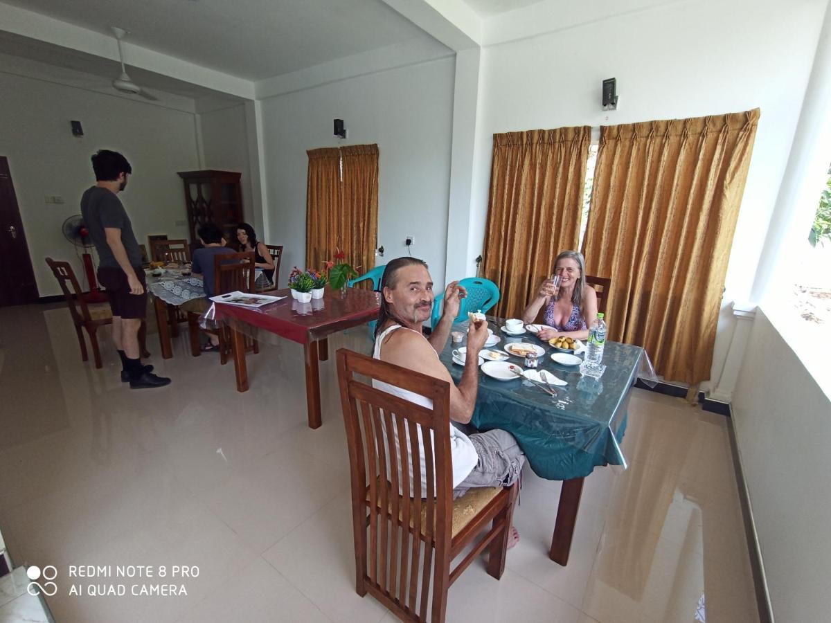 Geethani Tourist Home פולונרואה מראה חיצוני תמונה